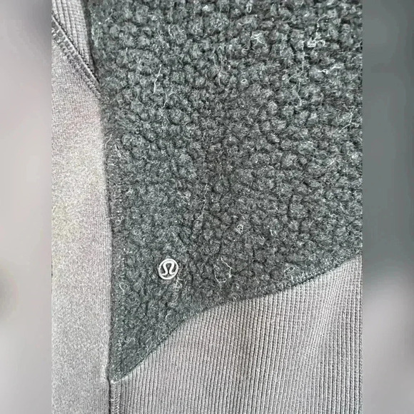 Lululemon Women's Black Stand Out Sherpa Jacket Full Zip Size 4 - Picture 2 of 4